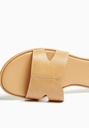 Bershka - FLAT - Sandales de bain - sand